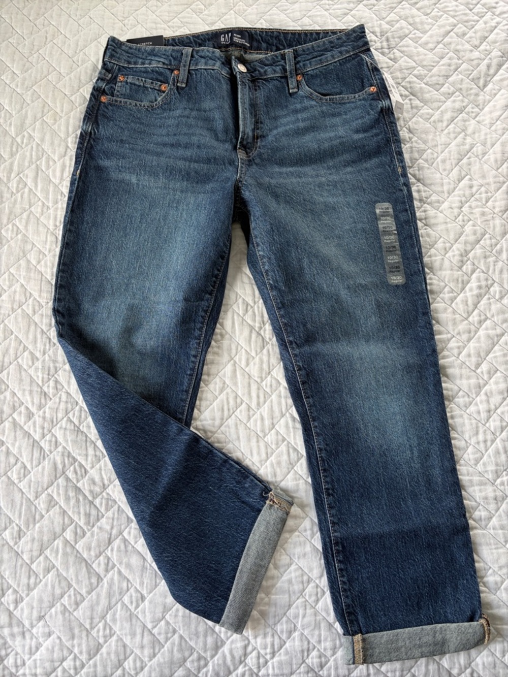 NWT GAP universal slim Boyfriend mid-rise rolled ankle jeans size 10/30